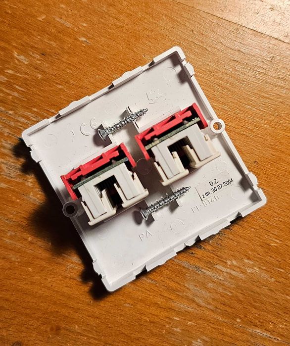 Podwójne gniazdko sieciowe RJ45