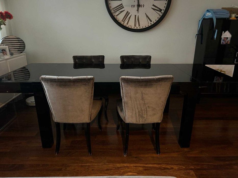 Cadeiras de mesas de jantar