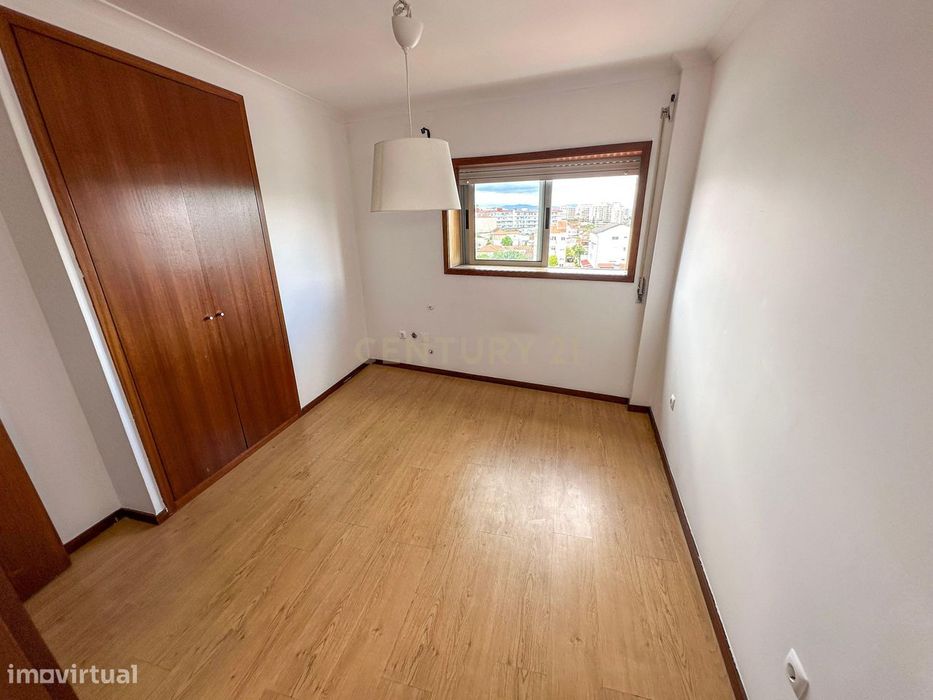 T2 ultimo piso junto ao centro- paredes