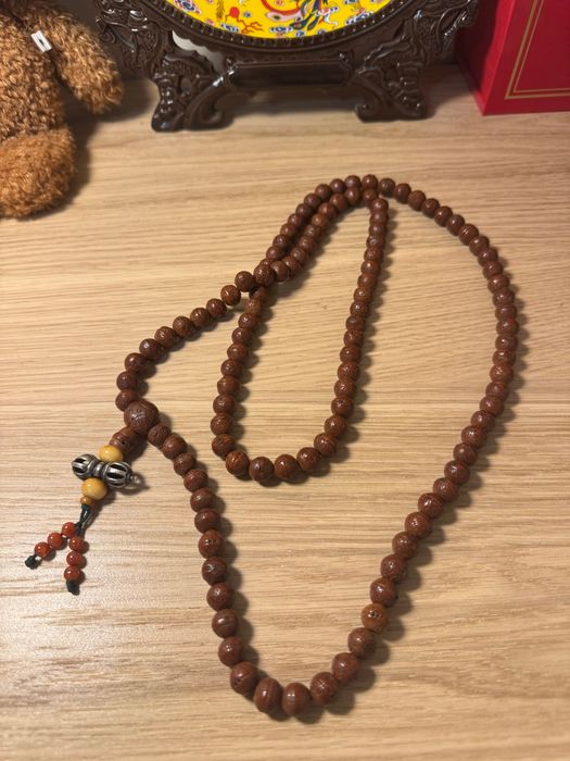 Terço de oração com sementes de Bodhi de um mosteiro tibetano na China.