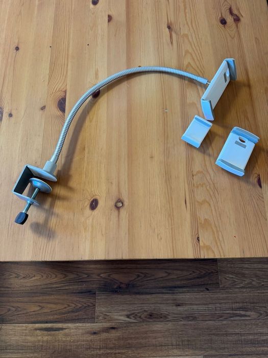 Uchwyt do telefonu i tabletu mocowany do blatu