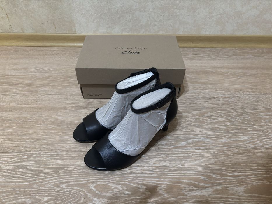 Босоніжки Clarks 37,5р.