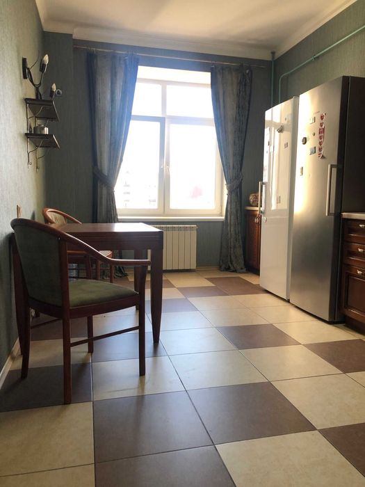 Продам дешево 120м ремонт мебель ЖК Чайка Лобановского метро 10мин