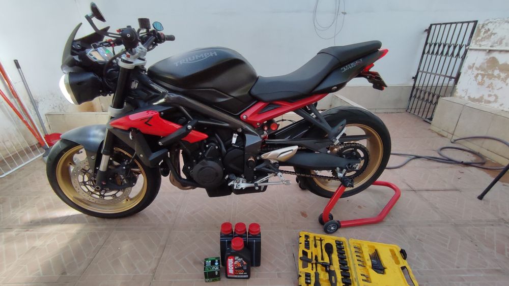 Triumph street triple R