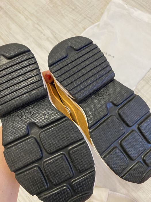 Нові шкіряні кросівки Zara 32 розм