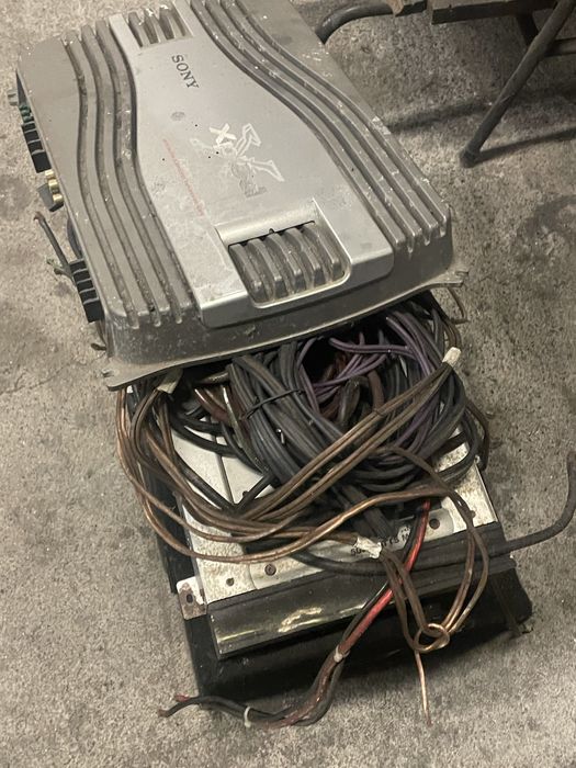 Subwofer + 2 amplificadores