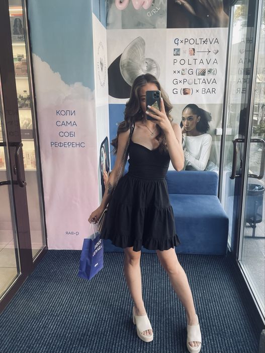 Сукня з корсетом