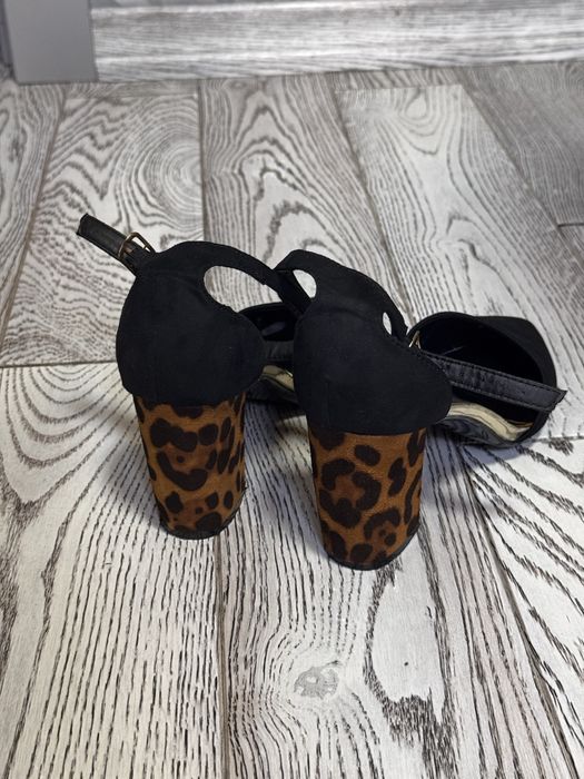 Жіночі туфлі на каблуку 39р.