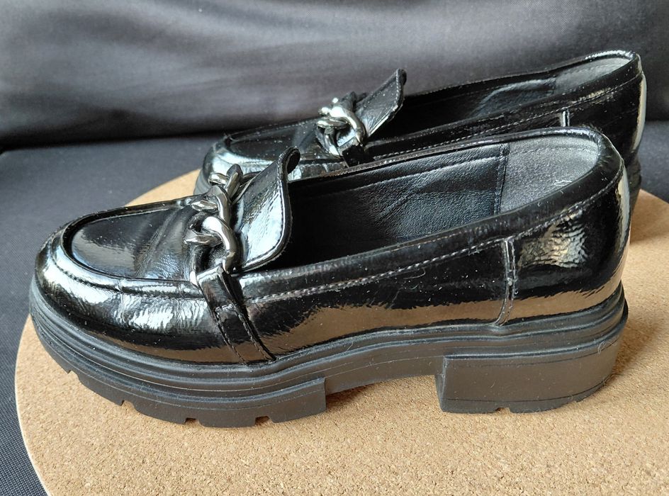 Czarne lakierowane mokasyny Deichmann 33