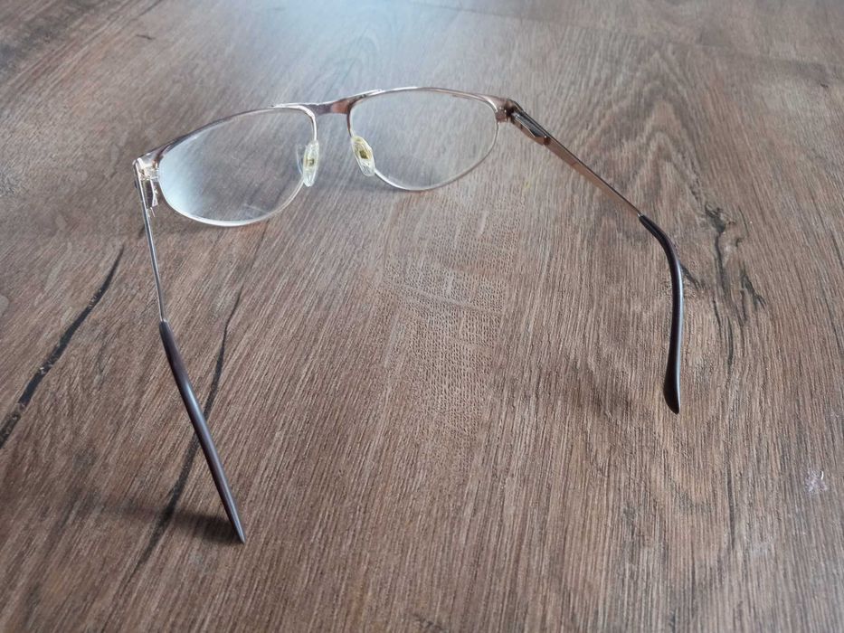 Sprzedam oprawki / okulary korekcyjne z lat 90.
