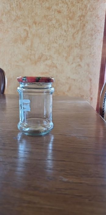 Postaram  na sprzedaż Słoiki