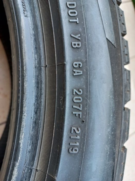 Pirelli  Winters Ice Zero FR  255.45.20