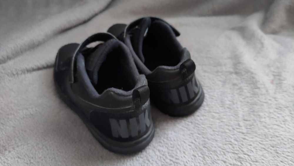 Кросівки Nike Court Borough Low
розмір 32-33, устілки - 20.5см