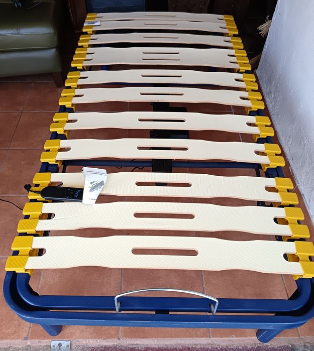 Cama / estrado elétrico elevatório