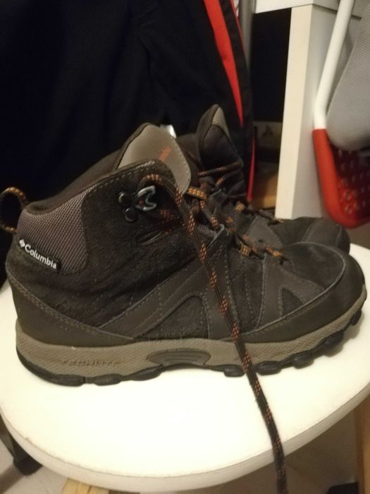 Botas castanhas Columbia rapaz