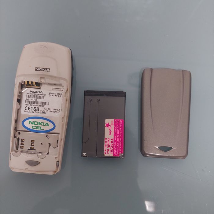 Nokia 6100 usado