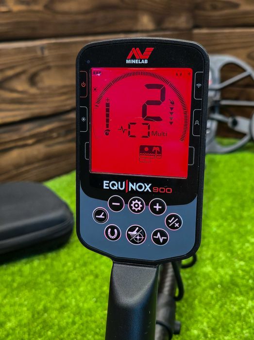 Металошукач Minelab Equinox 900