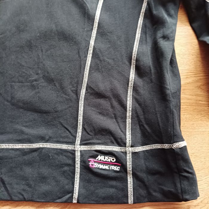 24*. MUSTO SYMMETRIC bluza sportowa damska rozmiar 40 (12)