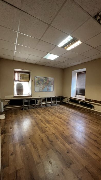 Продається офісне приміщення