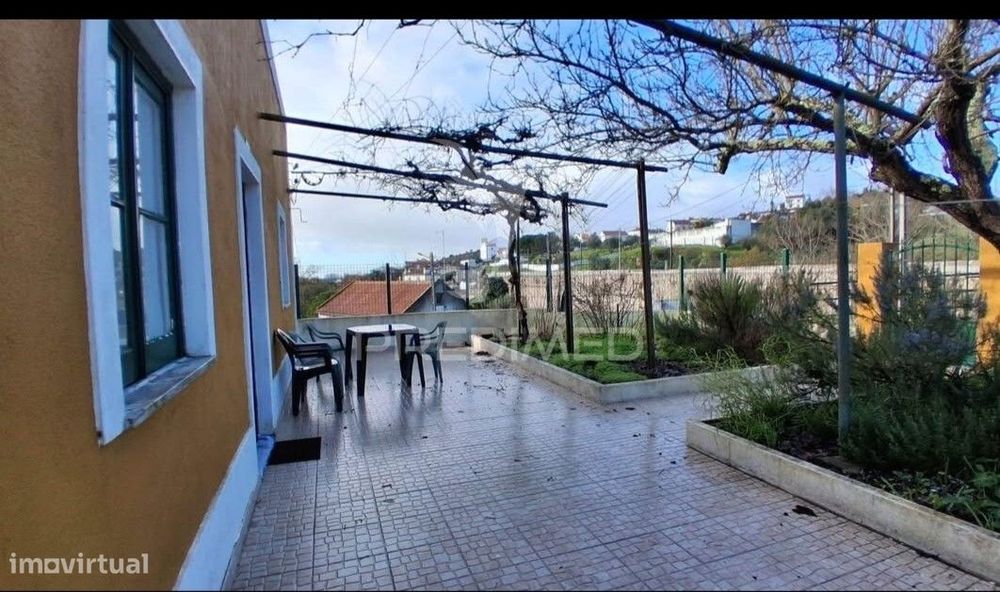 Detached House with View of the Tancos River