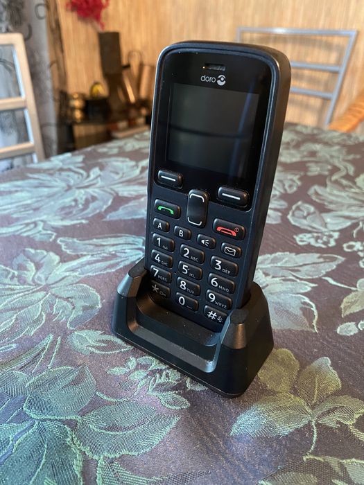 Мобильный телефон кнопочный nomi E 180 duos/ ARK U3 2 сим