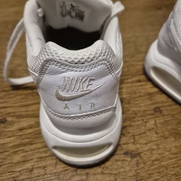 Sneakersy Nike Air Max Command Biały r.40 US 7