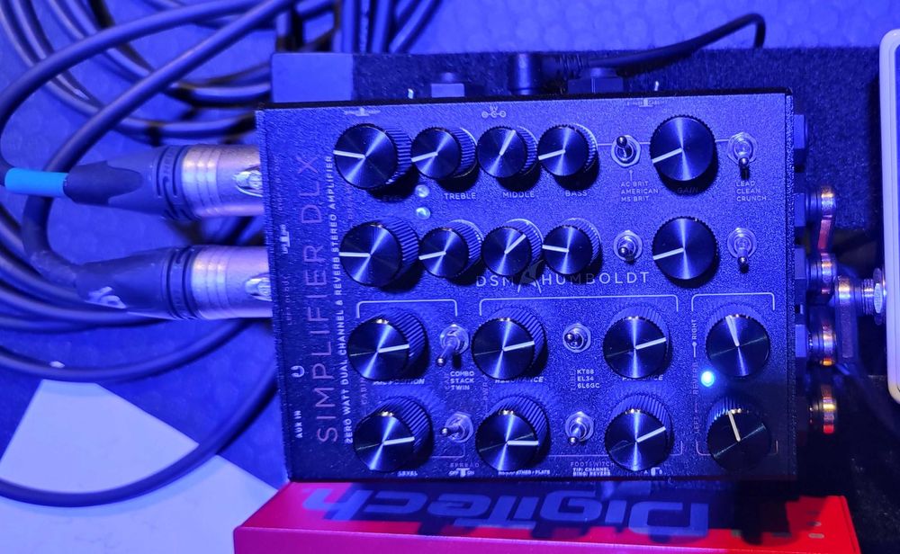 DSM & Humboldt Simplifier DLX + switch. Preamp + Di Box (Ampless)