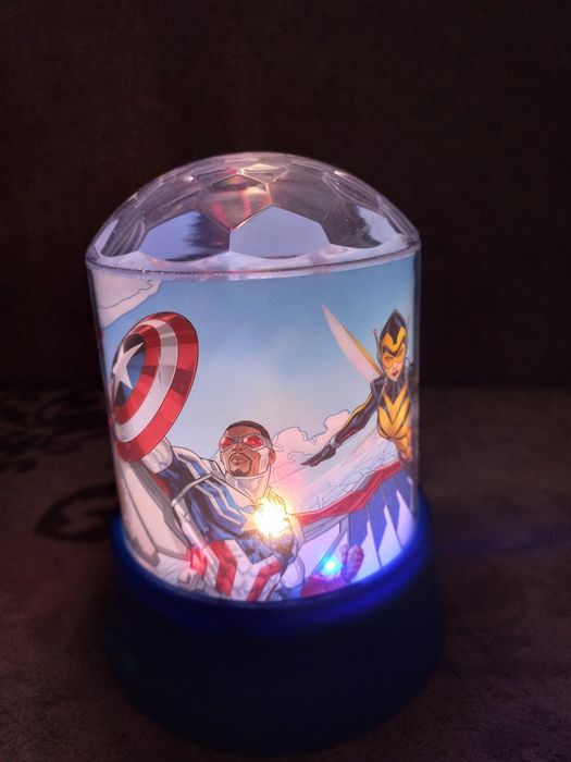 Lampka nocna-projektor