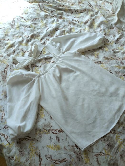 Biała bluzka śmietankowa S