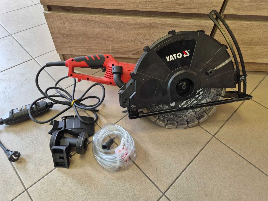 Przecinarka do betonu YATO YT-82158 2600w
