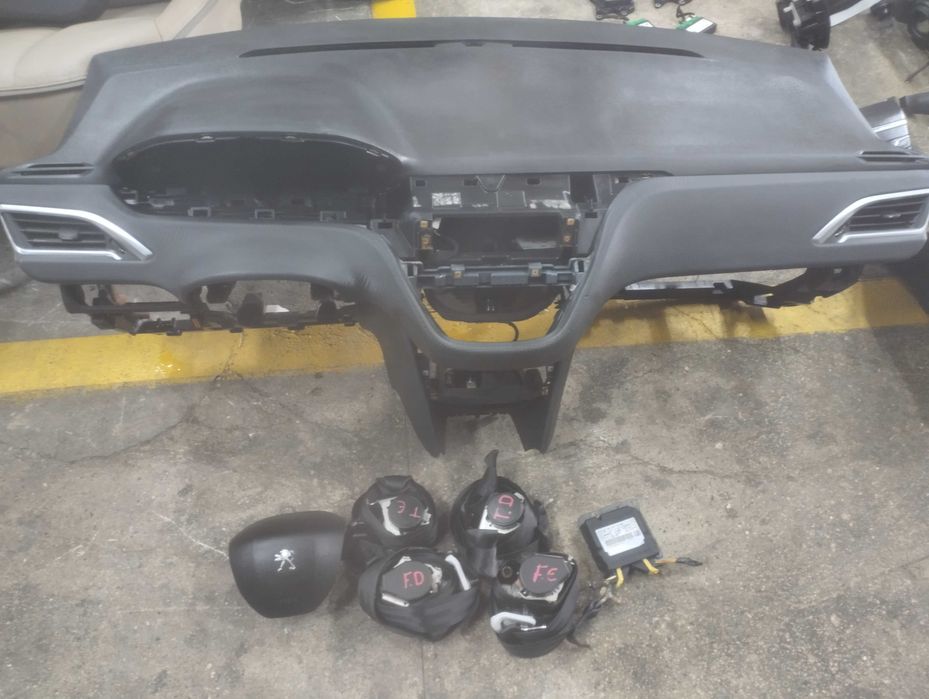 Airbags Peugeot 2008