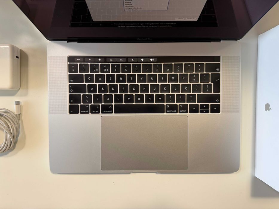 MacBook Pro 15” (2019) — Core i7 2.6 Touch Bar | 16GB RAM | 256GB