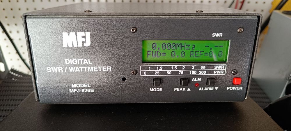 Medidor MFJ 826 B