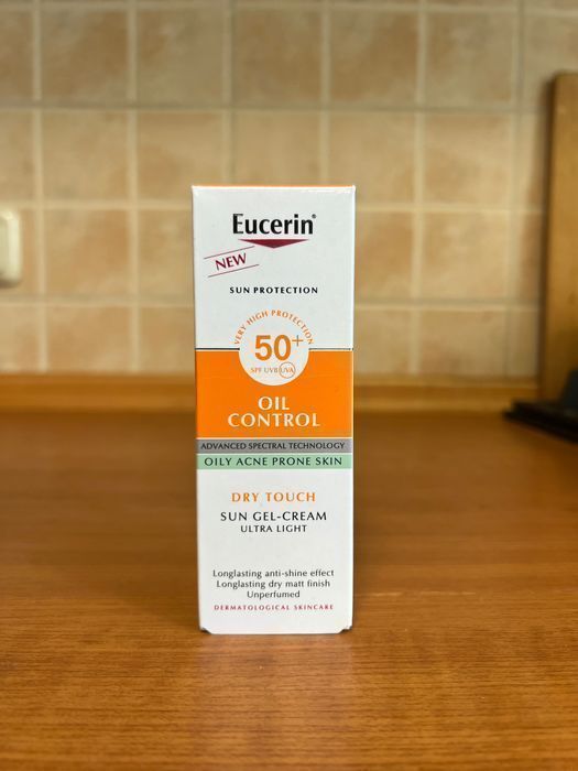 Eucerin OiL Control  (гель-крем з СПФ) SPF 50+