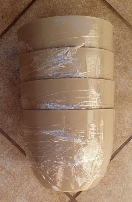 Zestaw czterech nowych donic, 15 cm