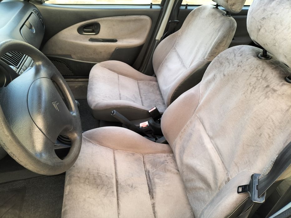 Citroen saxo 5 portas .