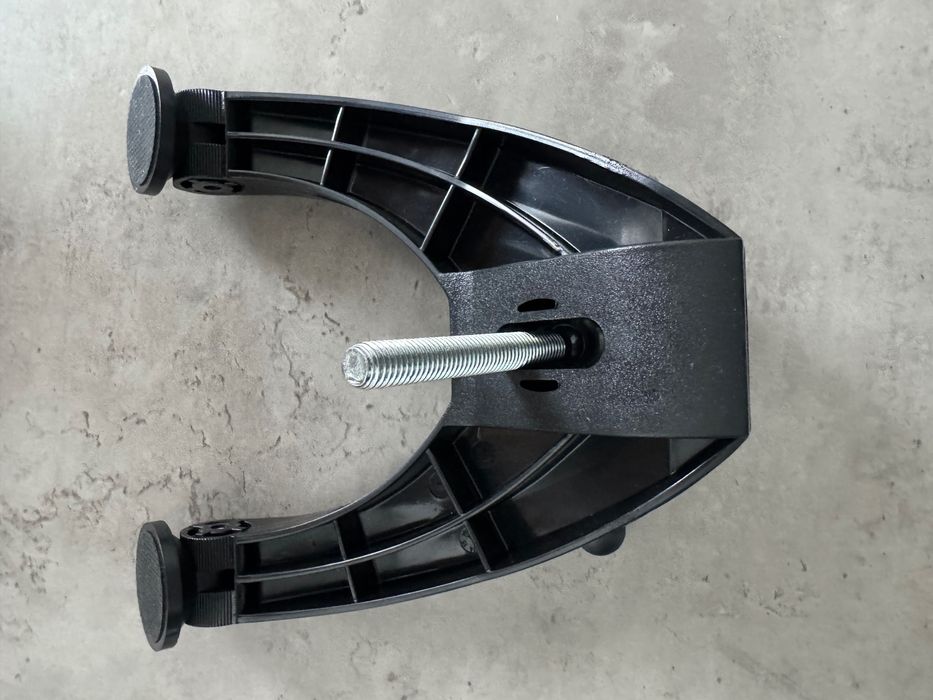 База Thrustmaster T300