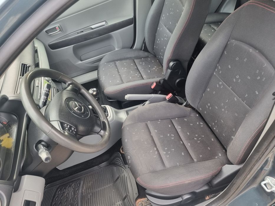 Ładna mazda 2 maly przebieg 153 tys bez rdzy