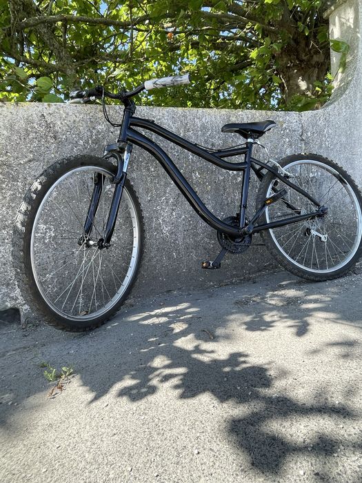 Vendo esta bicicleta preço negocialvel aro 28,5