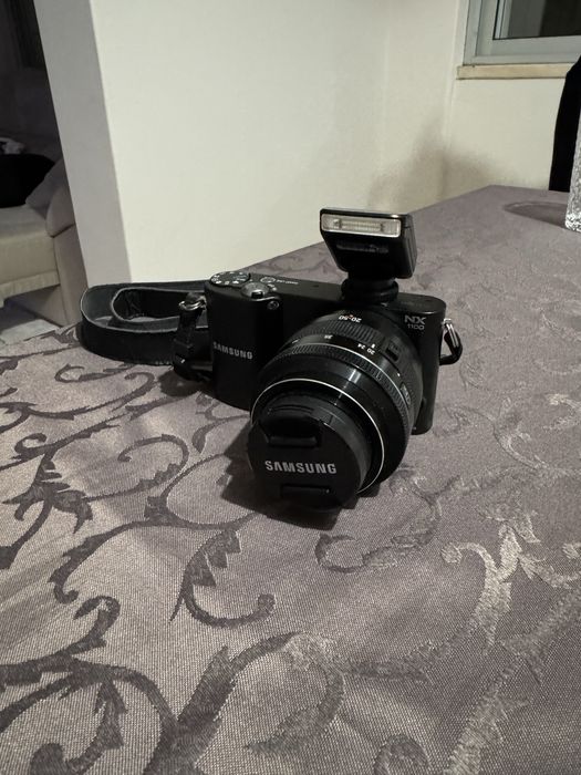 Maquina fotografica Samsung NX1100