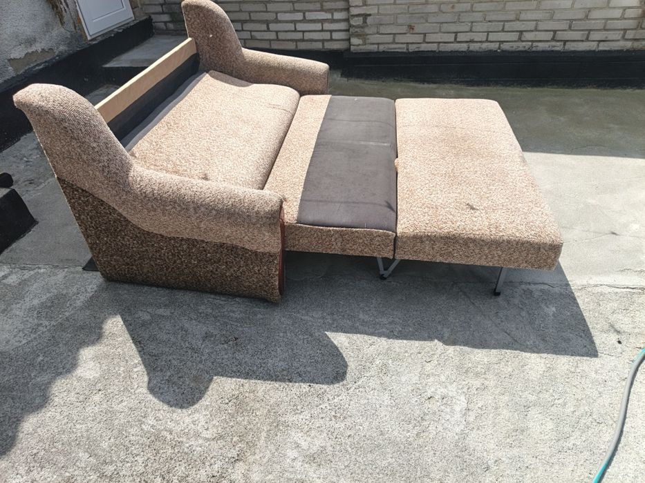 Продам диван в гарному стані