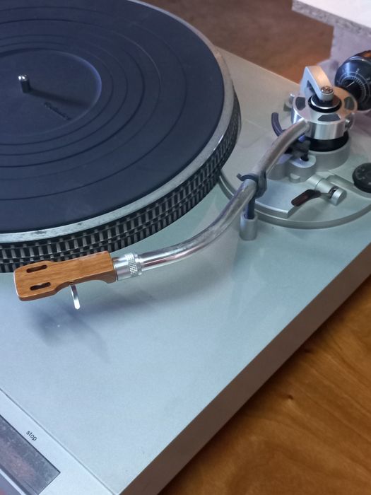 Gira discos Technics sl-d2