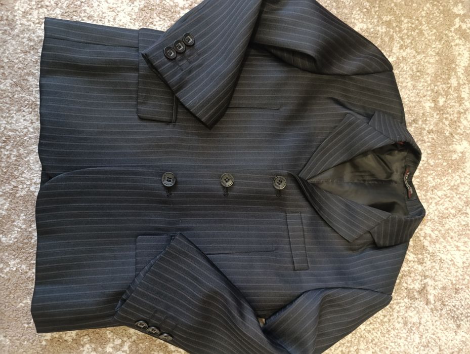 Костюм 3ка на хлопчика худого  116-122