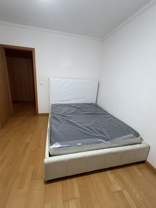 Cama de Casal com Cabeceira