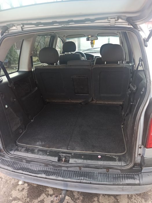 Продам автомобіль Opel Zafira 2002