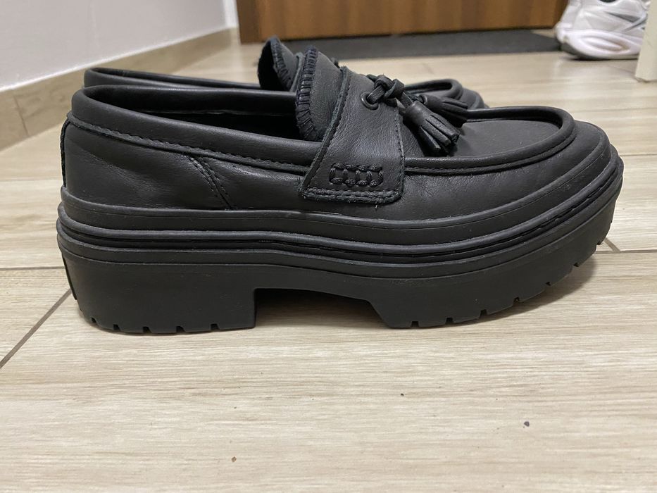 Piękne gotyckie oksfordki skórzane Converse