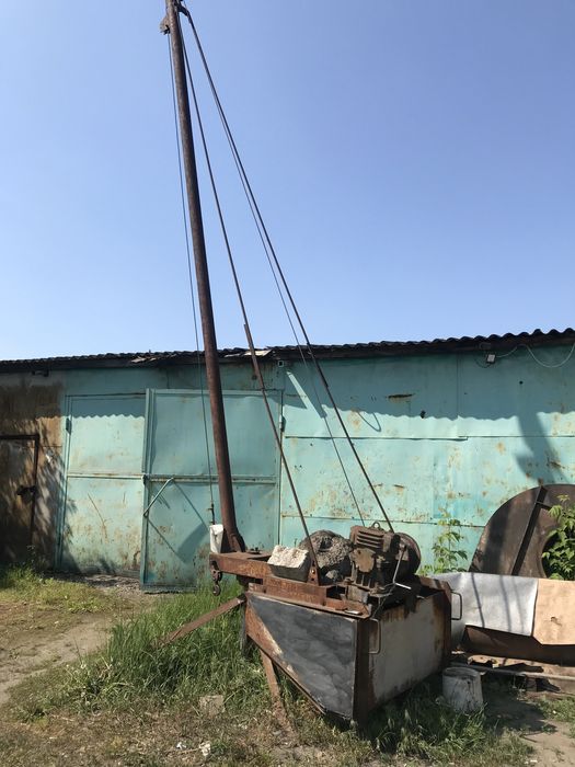 Кран Піонер на поворотній платформі