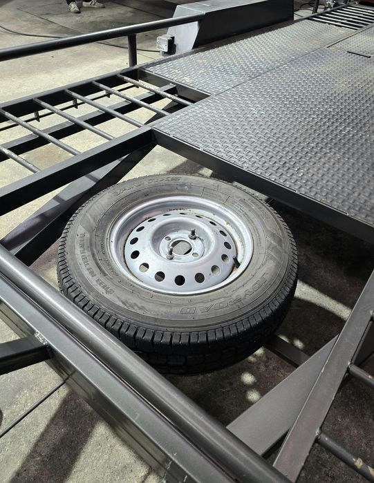 Reboque porta carros com documentos