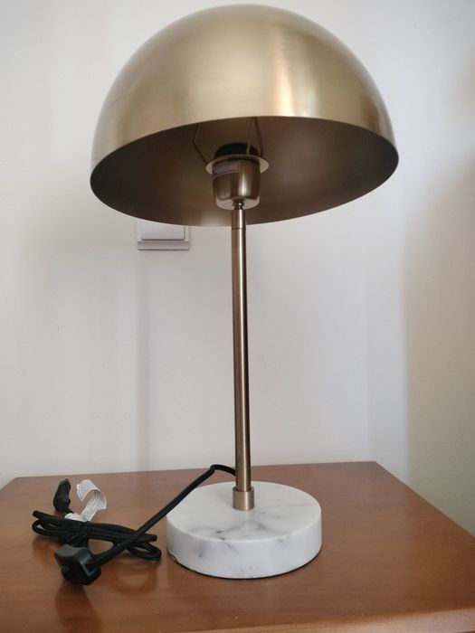 Candeeiro base em mármore