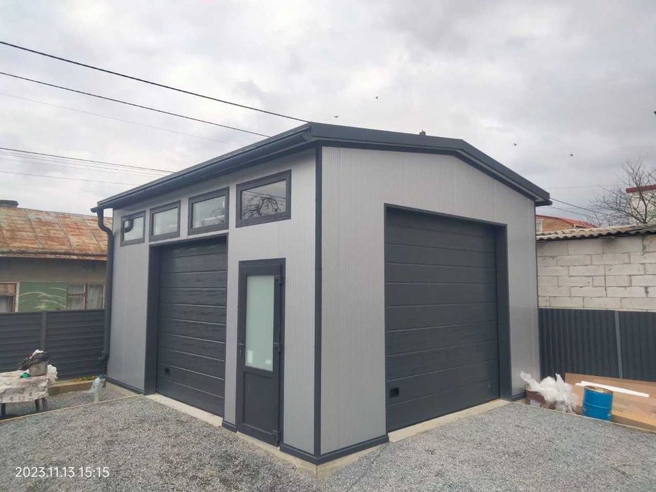 Автоматичні секційні ворота ТМ GANT  шир.3000 вис.2750 колір антрацит